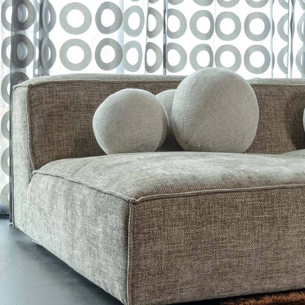 Stilhof Design Sofa mit Kissen