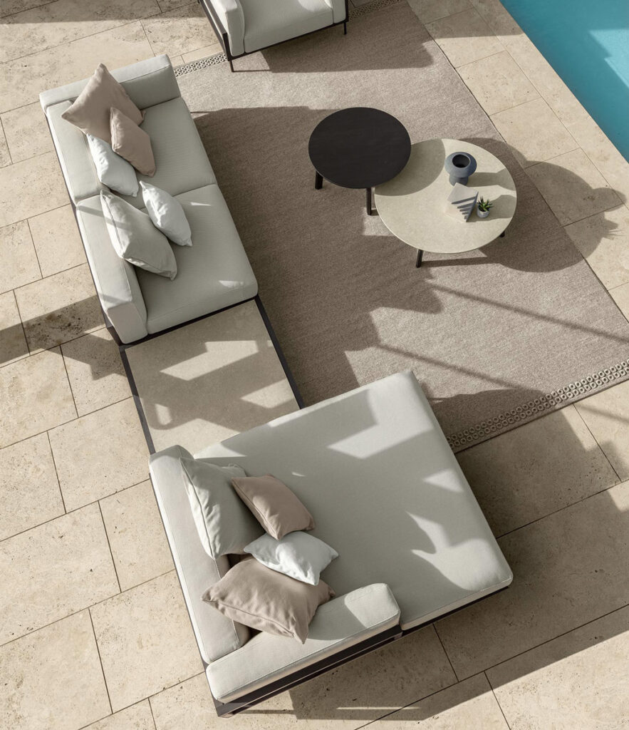 Talenti Sofa am Pool